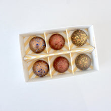 Load image into Gallery viewer, Box of 6 - Pie Line Bonbons

